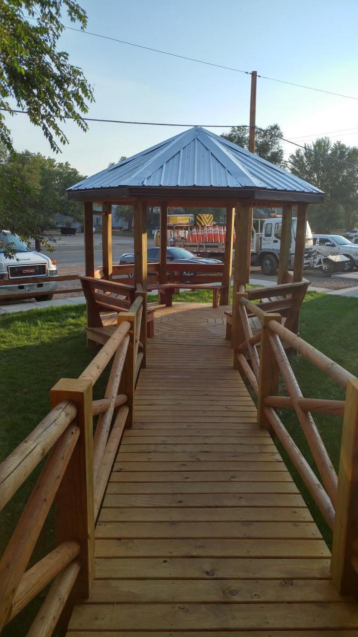 Broadus Sagebrush Inn & Suites מראה חיצוני תמונה