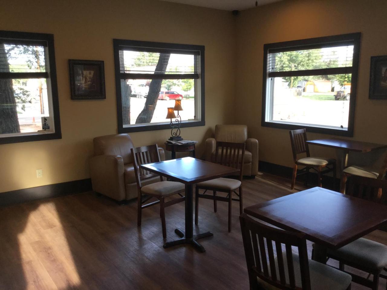 Broadus Sagebrush Inn & Suites מראה חיצוני תמונה