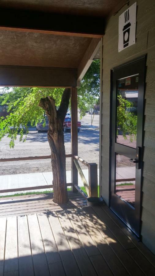 Broadus Sagebrush Inn & Suites מראה חיצוני תמונה